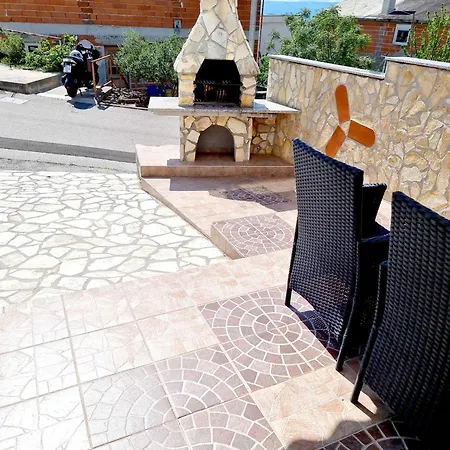 Matteo Apartment Omisalj